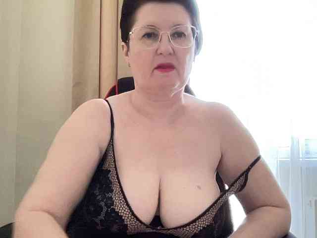 HotMilfPussy webcam