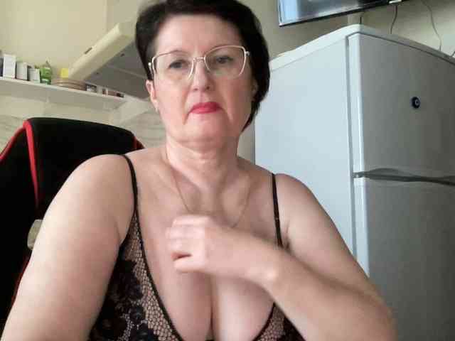 HotMilfPussy webcam