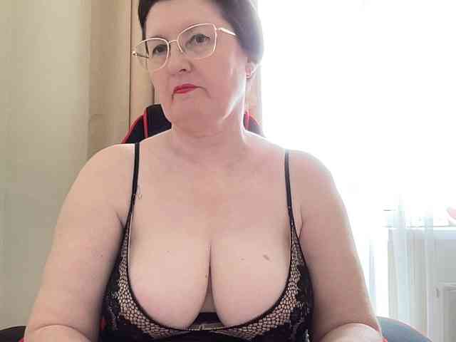 HotMilfPussy webcam