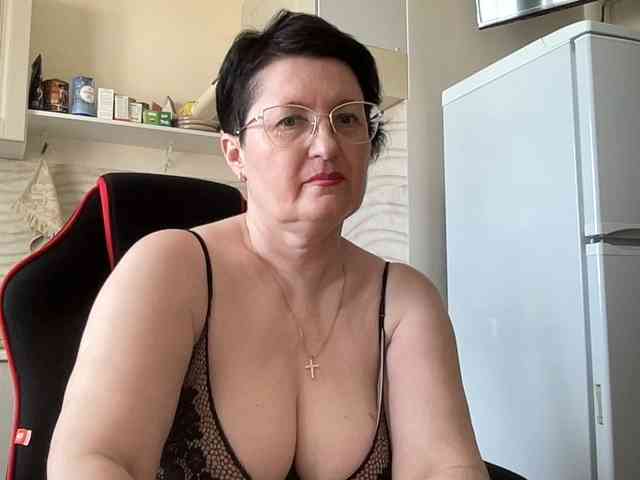 HotMilfPussy webcam