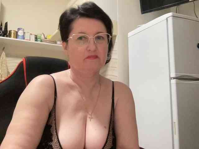 HotMilfPussy webcam