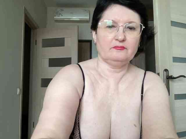 HotMilfPussy webcam