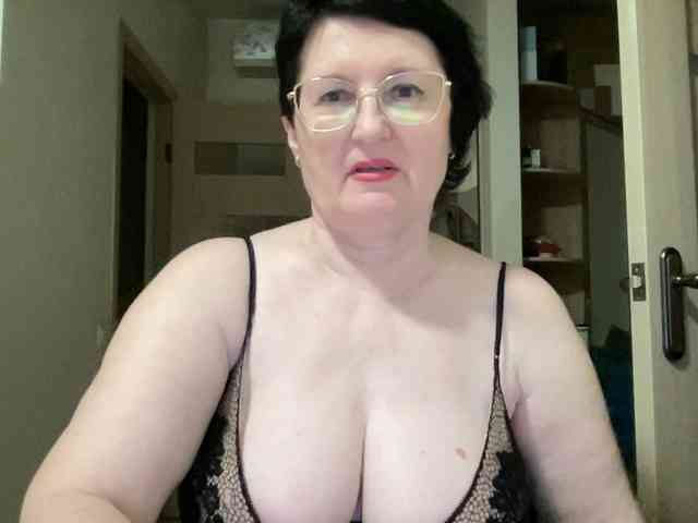 HotMilfPussy webcam