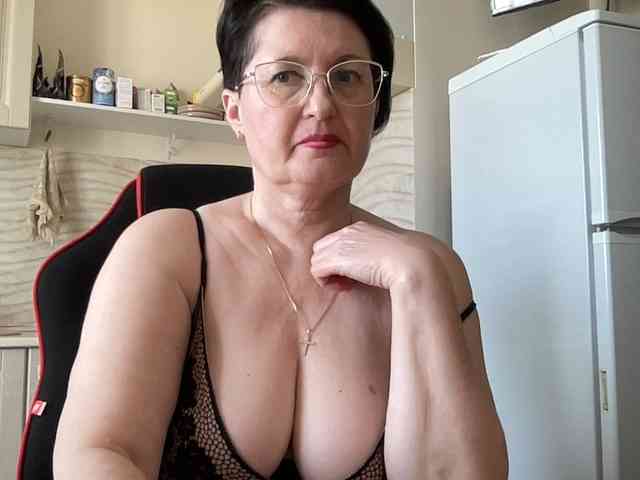 HotMilfPussy webcam