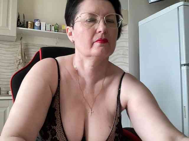 HotMilfPussy webcam