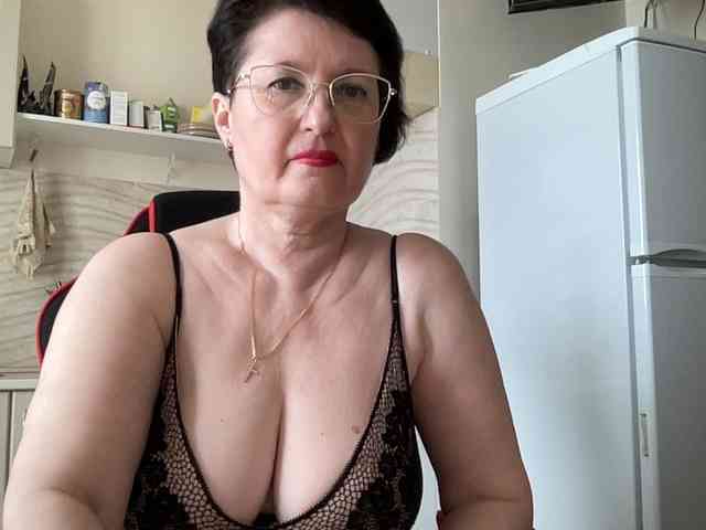 HotMilfPussy webcam
