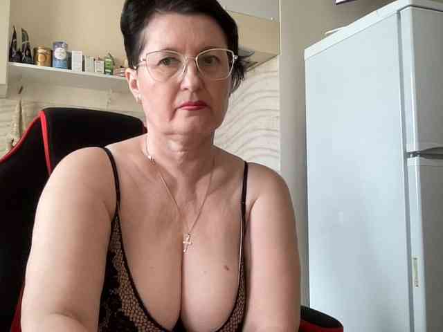 HotMilfPussy webcam