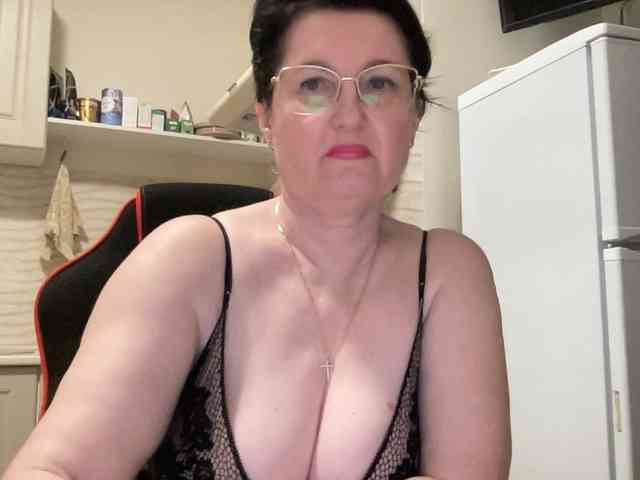 HotMilfPussy webcam