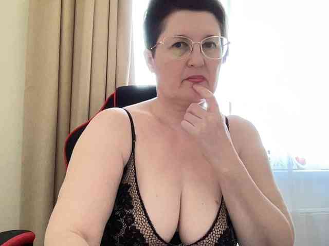 HotMilfPussy webcam
