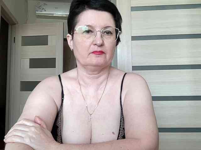 HotMilfPussy webcam