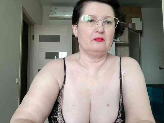 HotMilfPussy webcam