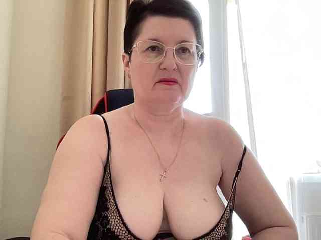 HotMilfPussy webcam