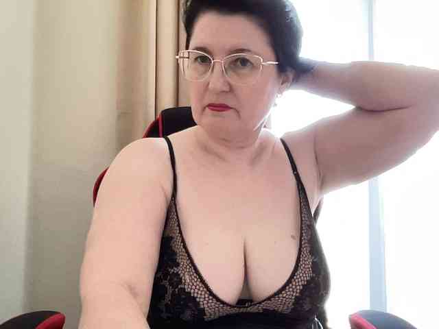 HotMilfPussy Live Webcam on BongaCams