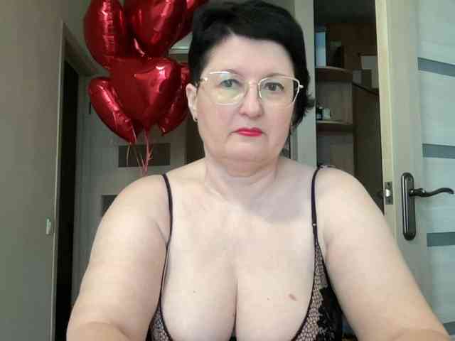HotMilfPussy webcam