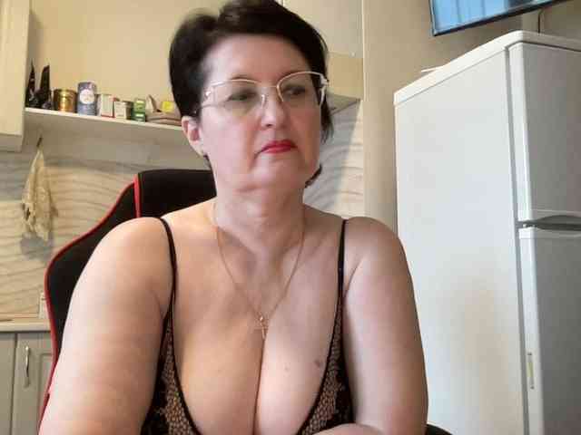 HotMilfPussy webcam
