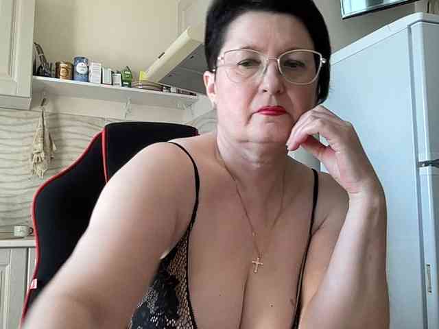 HotMilfPussy webcam