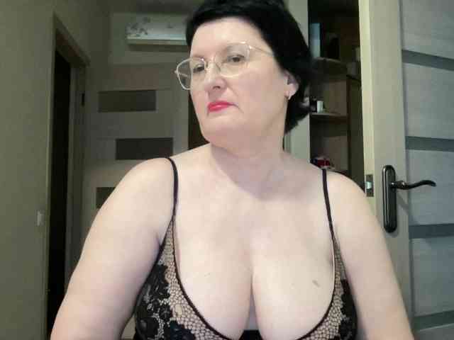 HotMilfPussy webcam