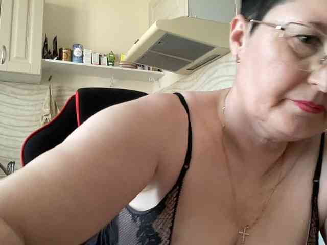 モデル: HotMilfPussy