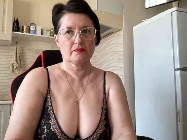 HotMilfPussy webcam