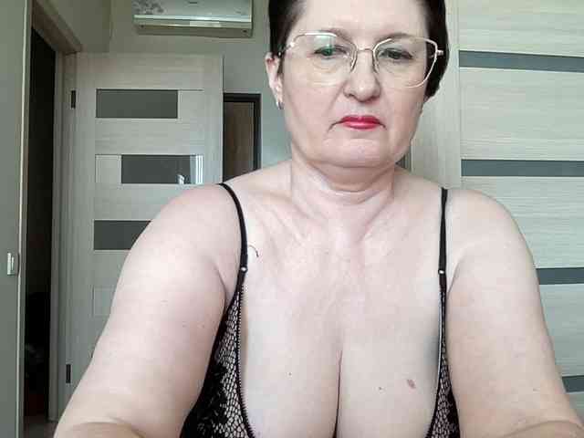 HotMilfPussy webcam