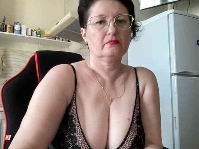 HotMilfPussy webcam