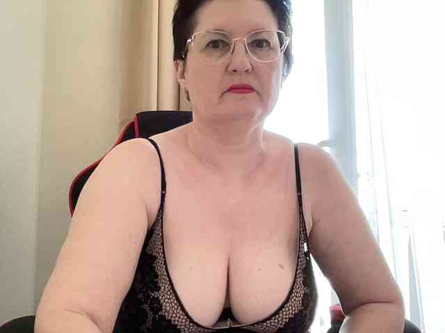 HotMilfPussy webcam