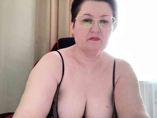 HotMilfPussy webcam