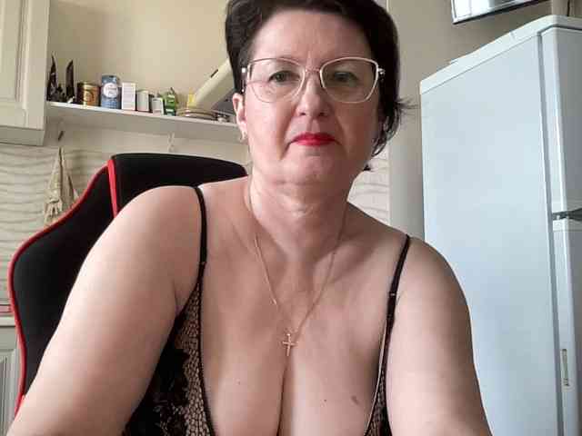 HotMilfPussy webcam