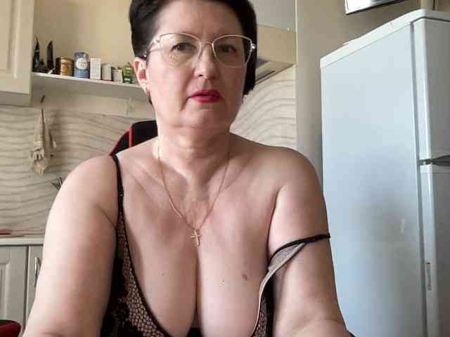 HotMilfPussy webcam