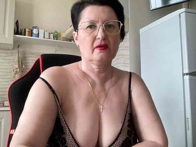 HotMilfPussy webcam