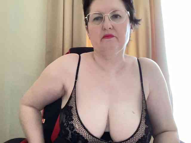HotMilfPussy webcam
