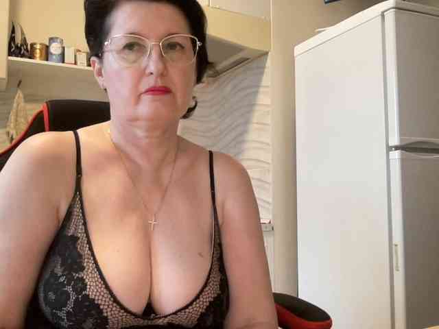 HotMilfPussy webcam