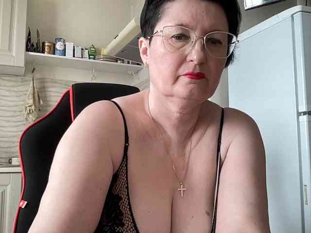 HotMilfPussy webcam