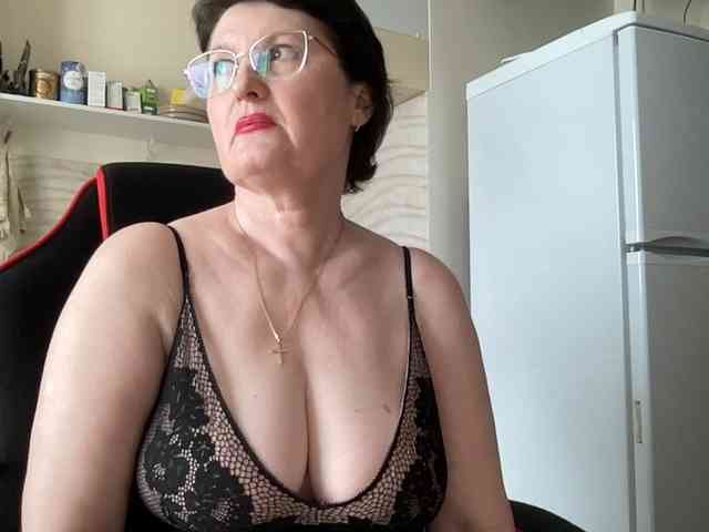 HotMilfPussy webcam