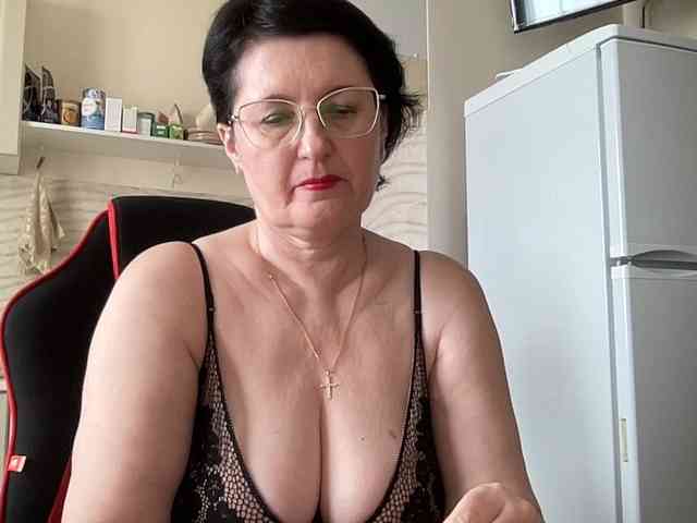 HotMilfPussy webcam