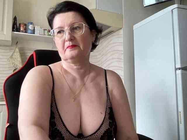 HotMilfPussy webcam
