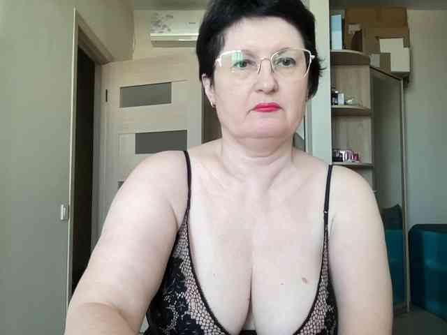 HotMilfPussy webcam