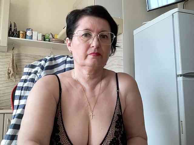 HotMilfPussy webcam