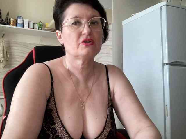 HotMilfPussy webcam