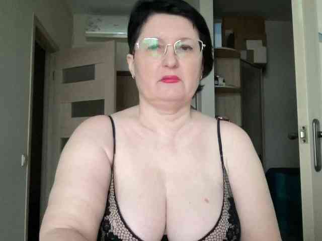 HotMilfPussy webcam