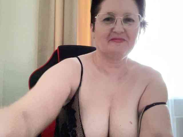 HotMilfPussy webcam