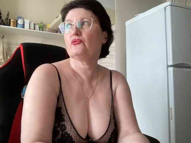 HotMilfPussy webcam