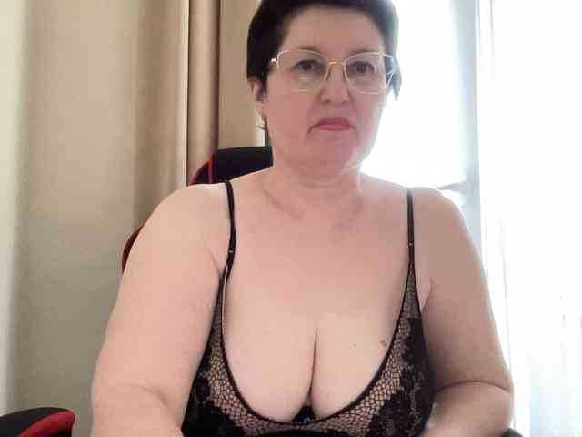 HotMilfPussy webcam