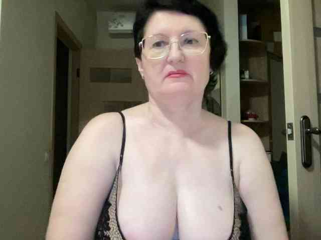 HotMilfPussy webcam