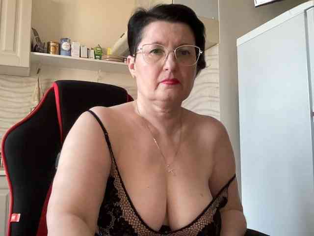 HotMilfPussy webcam