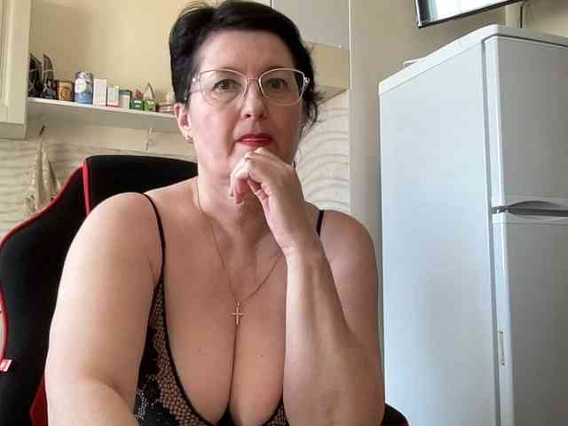 HotMilfPussy webcam