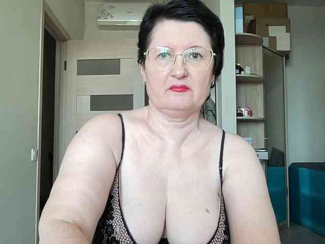 HotMilfPussy webcam