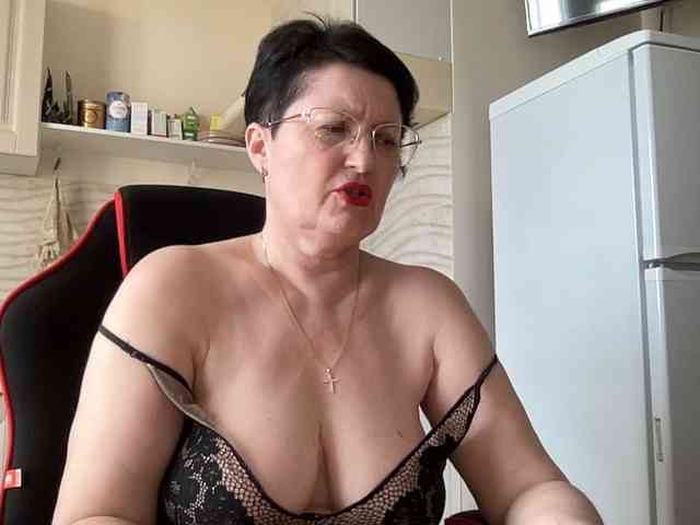 HotMilfPussy webcam