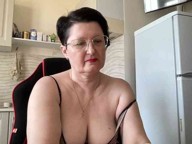 HotMilfPussy webcam