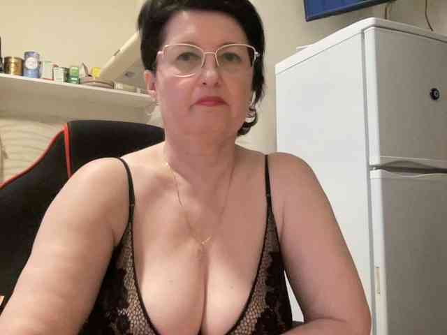 HotMilfPussy webcam